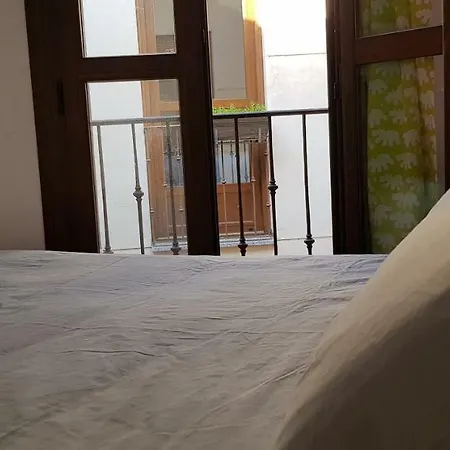 Santa Ursula 2 Parking Publico Por A 50 M 18 Euros Dia Apartament Toledo